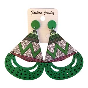 Fashion Jewelry earrings Boho beautiful studded 3.5" lightweight green. NEW